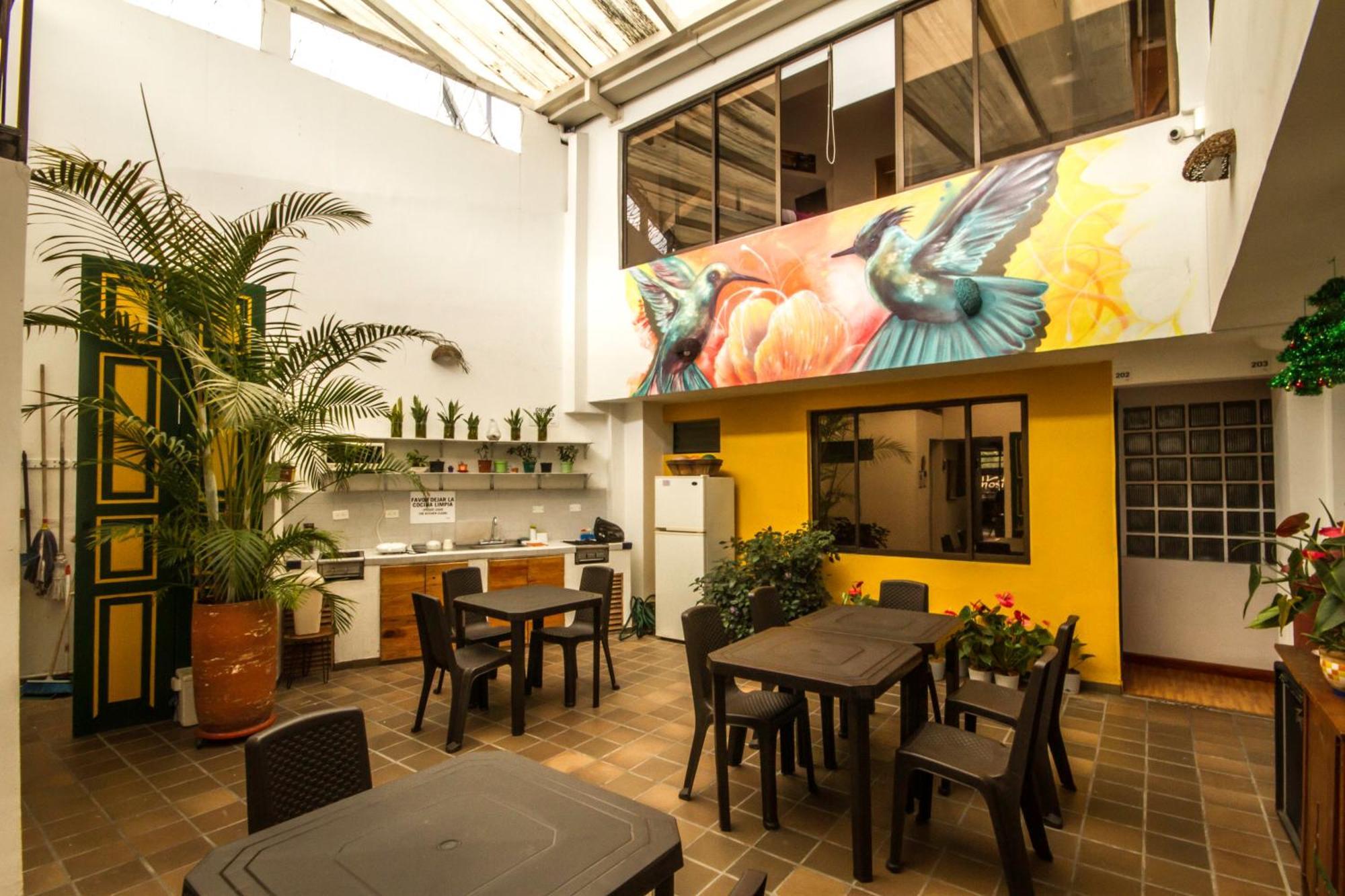 Hostal De La 57 Manizales Bagian luar foto